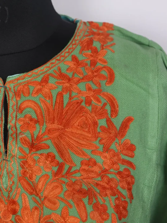 Nilofer Kashmiri Aari Embroidered Green Cashmilon Pheran - Image 3