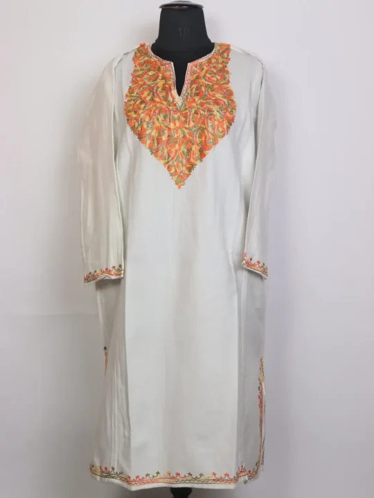Parizaat Kashmiri Aari Embroidered White Cashmilon Pheran