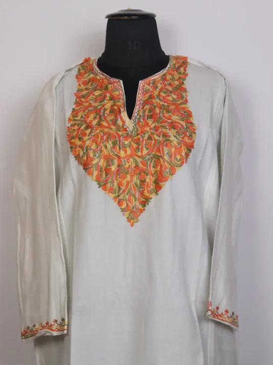 Parizaat Kashmiri Aari Embroidered White Cashmilon Pheran - Image 2