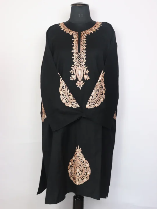Rafiya Kashmiri Pheran In Black Raffal Wool With Botte Tilla Embroidery