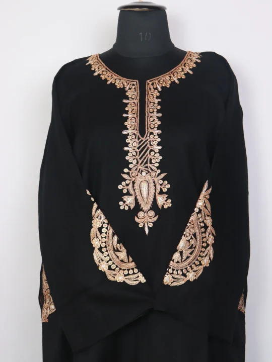Rafiya Kashmiri Pheran In Black Raffal Wool With Botte Tilla Embroidery - Image 2