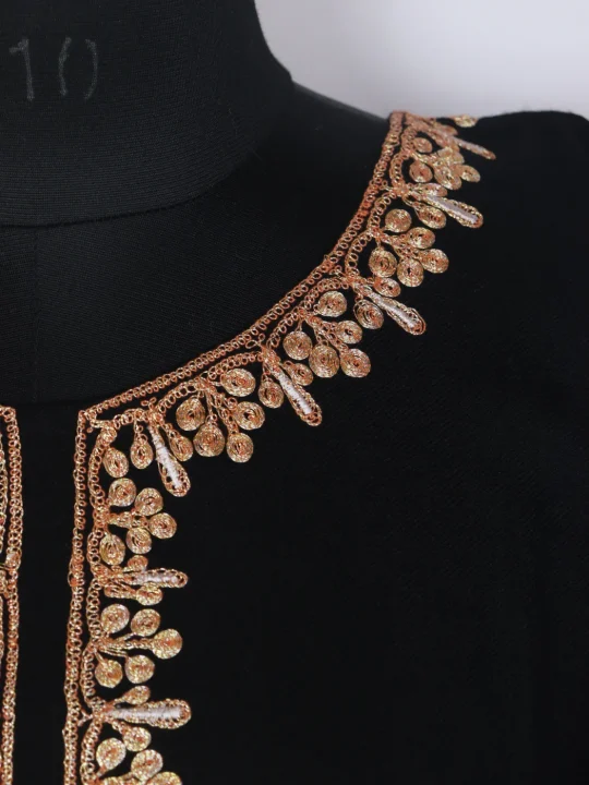 Rafiya Kashmiri Pheran In Black Raffal Wool With Botte Tilla Embroidery - Image 3