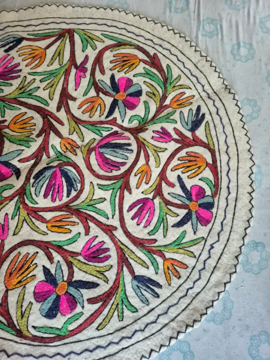 Rangrez Gul Circular Kashmiri Wool Namda with Multicolour Floral Vine Motifs – 4x4 Feet - Image 2