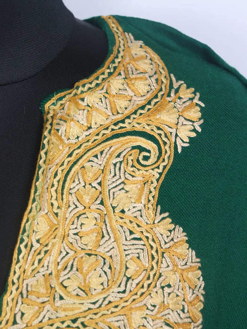 Ruhani Kashmiri Raffal Wool Hand Aari Embroidery Dark Green Pheran - Image 3