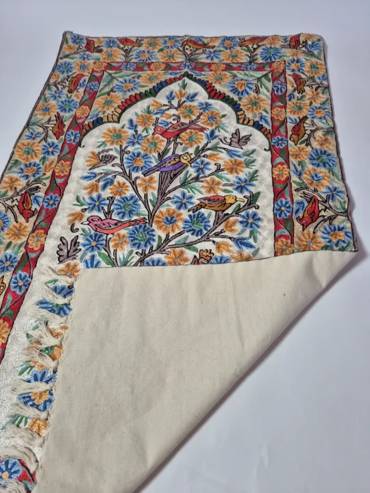 Handmade Kashmiri Rug In Silk Thread Chain Stitch | Tamseel | 4x2.5Ft - Image 3