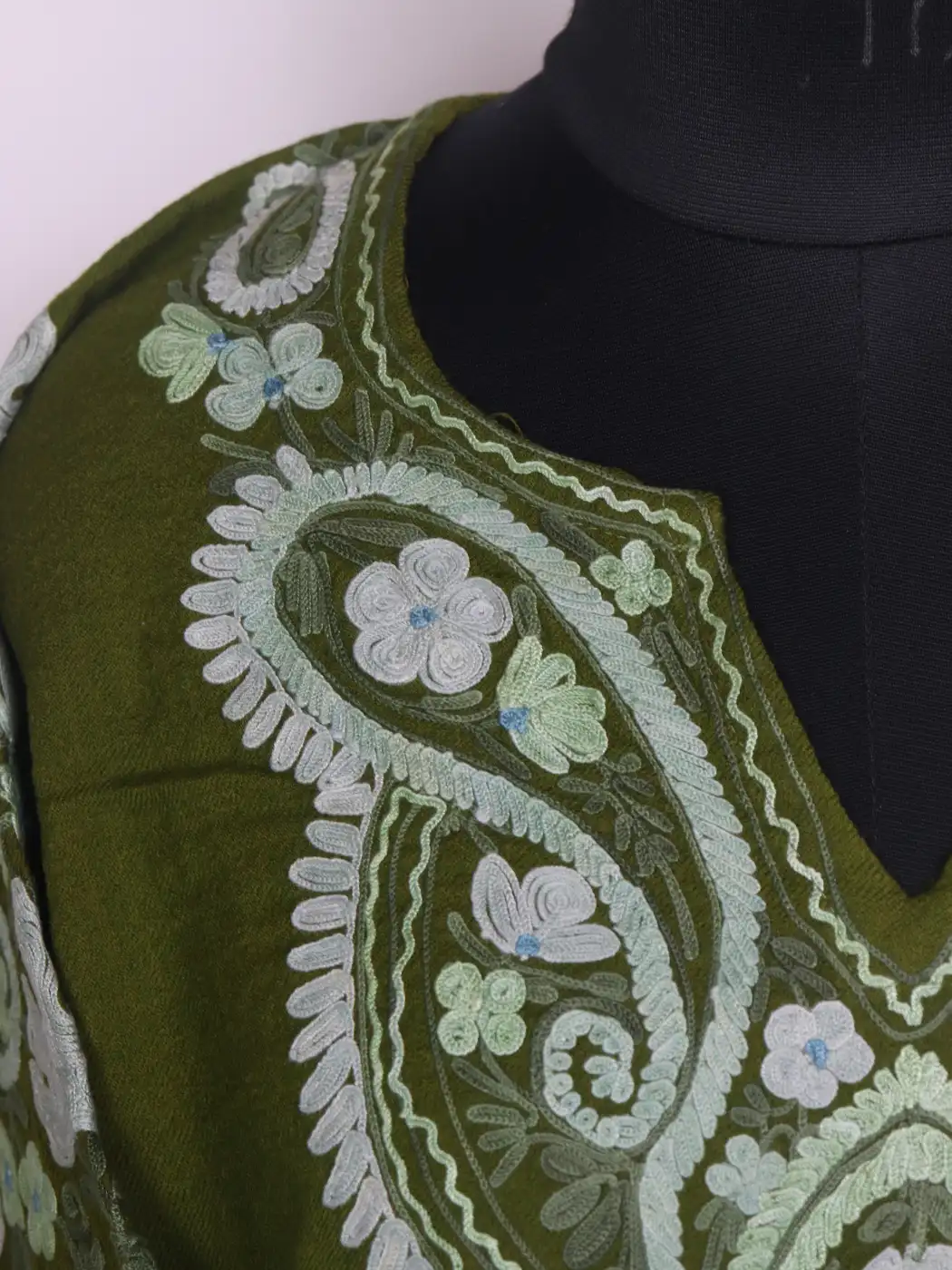 Sabzah Kashmiri Raffal Wool Aari Embroidery Pheran Moss Green - Image 3