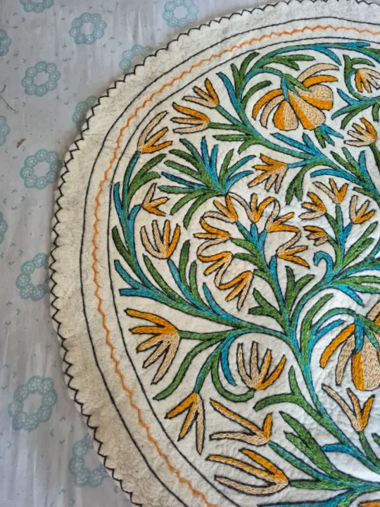 Kashmiri Saffron Vine Wool Embroidery Namda Rug 4×4 Feet - Image 4
