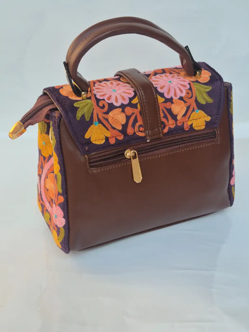Samreen Kashmiri Brown Handbag with Aari Embroidery - Image 2
