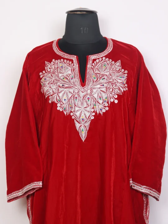 Shafaq Kashmiri Red Velvet Botte Tilla Embroidered Pheran - Image 2