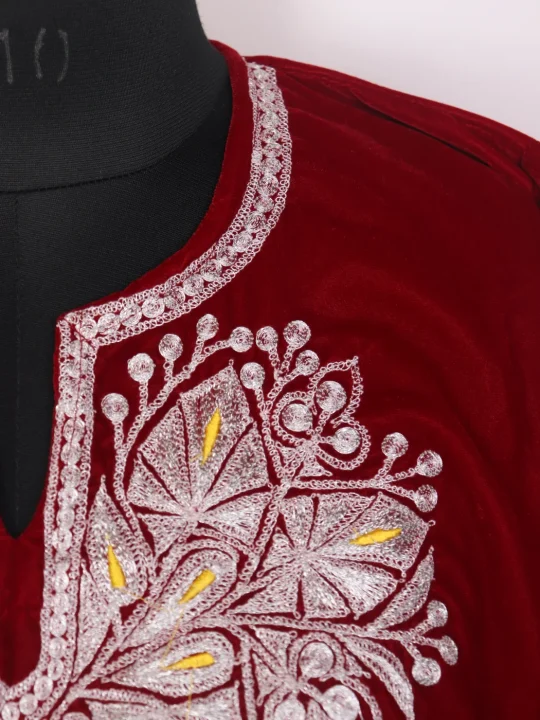 Kashmiri Red Velvet Botte Tilla Embroidered Pheran Shafaq - Image 3