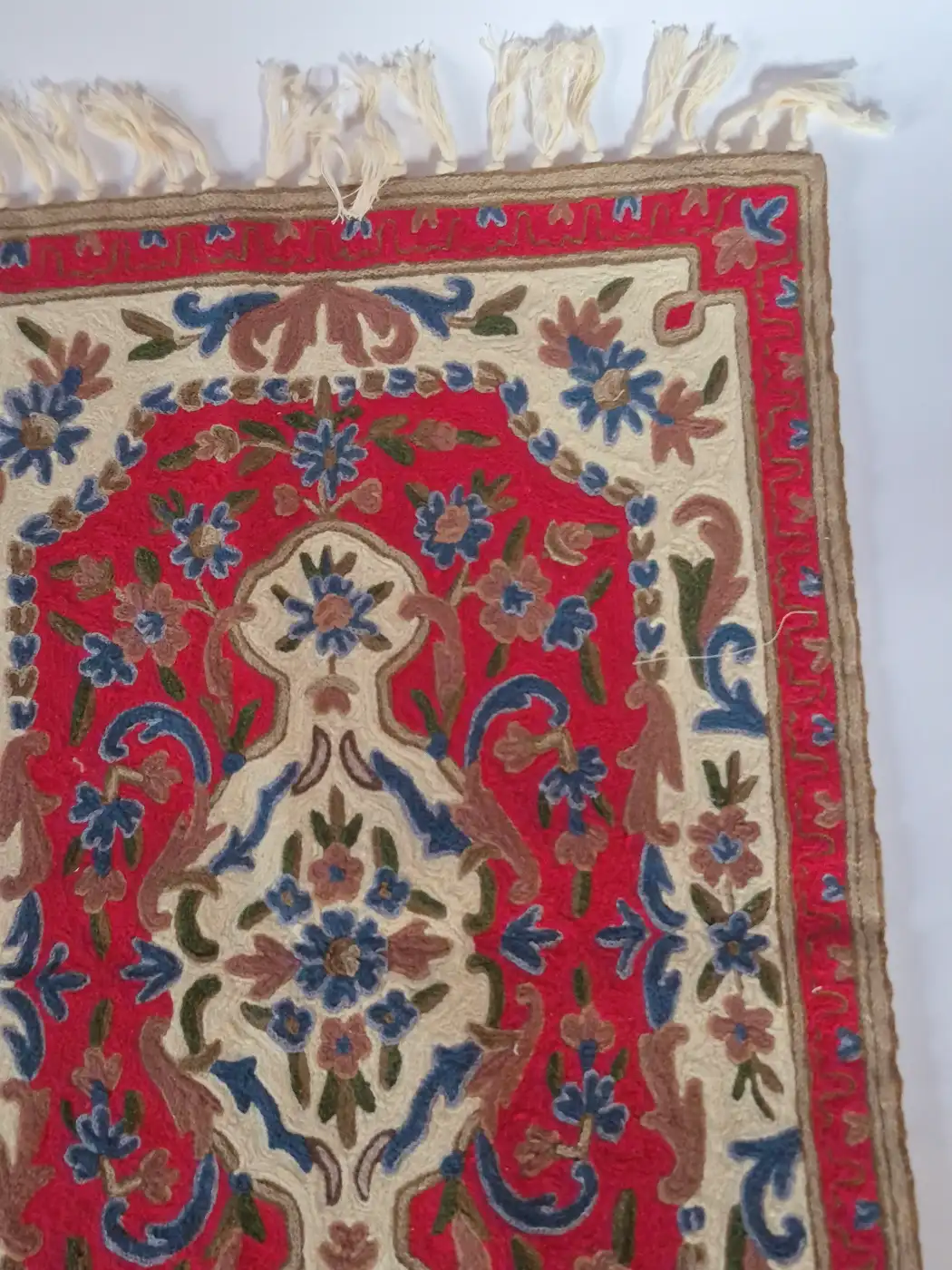 Shahaar Chain Stitch Kashmiri Hand Embroidered Rug 3*2 Ft - Image 2