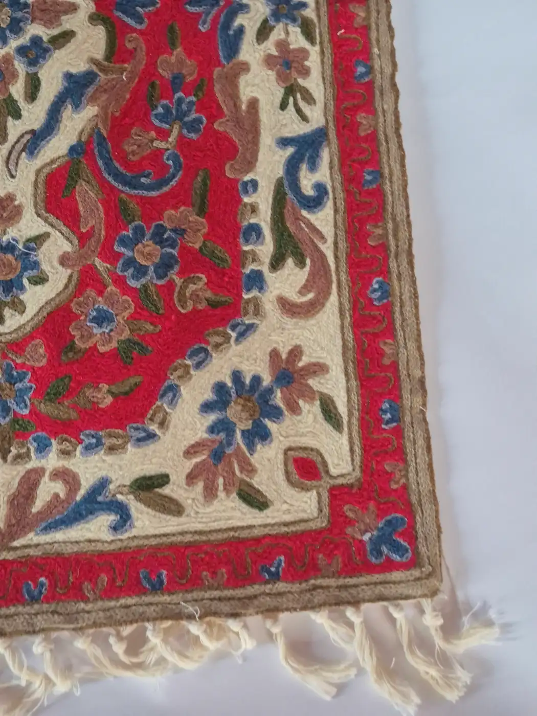 Shahaar Chain Stitch Kashmiri Hand Embroidered Rug 3*2 Ft - Image 3