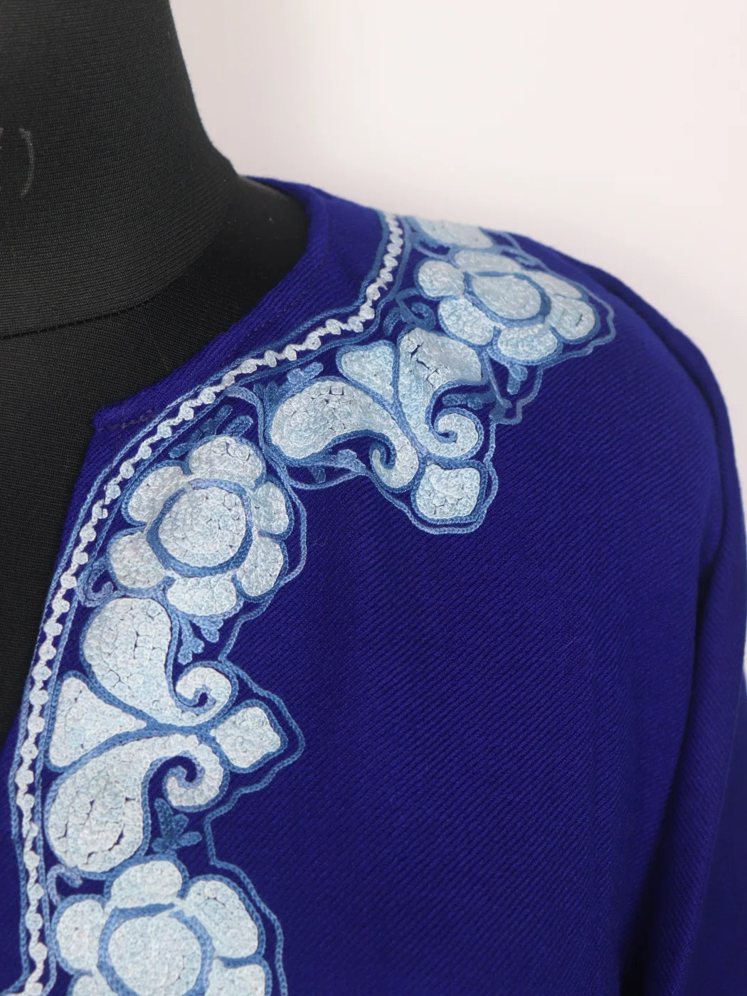 Shazia Raffal Kashmiri Wool Aari Embroidered Pheran with Dupatta Blue - Image 3