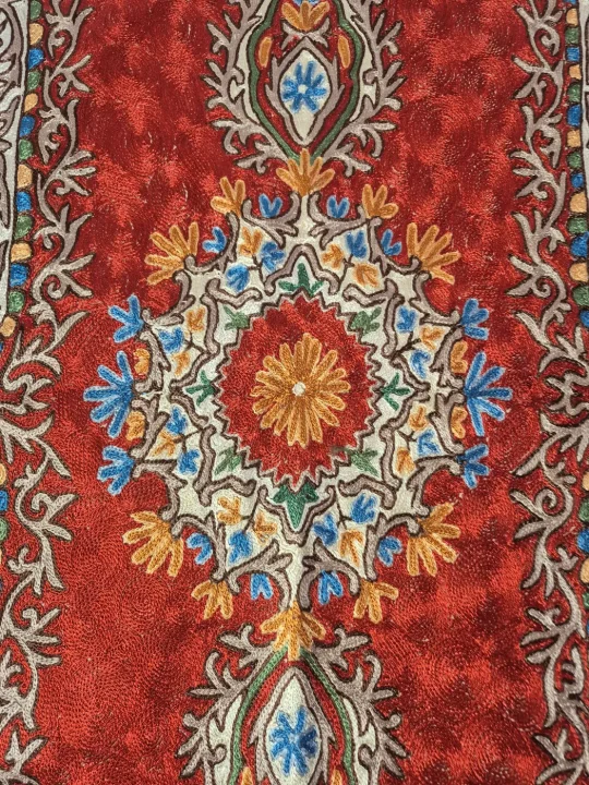 Kashmiri Handmade Rug In Silk Thread Chain Stitch | Shahzaib | 4x2.5Ft - Image 2