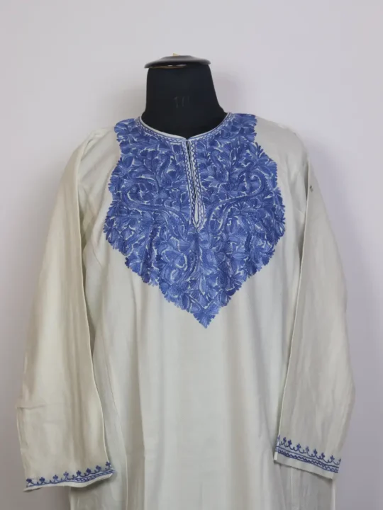 Mahira Kashmiri Aari Embroidered White Cashmilon Pheran - Image 2