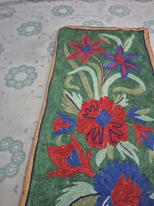Varmul Kashmiri Handmade Silk Thread Chain Stitch Embroidery Runner 4*1ft - Image 5