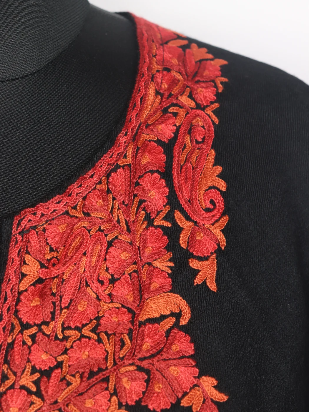 Kashmiri Hand Aari Embroidered Wool Poncho Black Samarah - Image 3