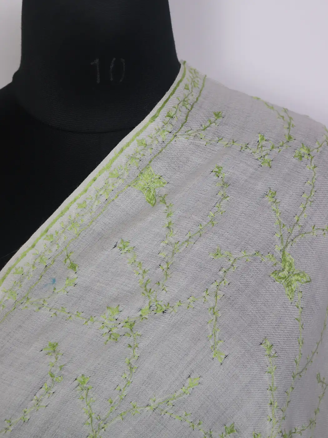 Zohra Kashmiri Hand Sozni Embroidery Stole White - Image 3