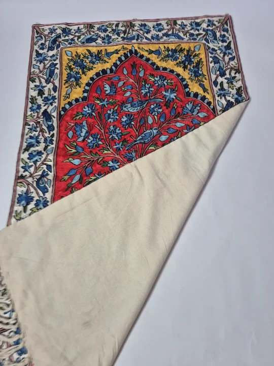 Kashmiri Handmade Rug In Silk Thread Chain Stitch | Riyan | 4x2.5Ft - Image 3