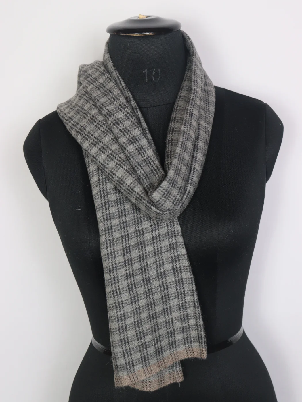 Grey Kashmiri Handloom Tweed Unisex Danish Muffler - Image 3