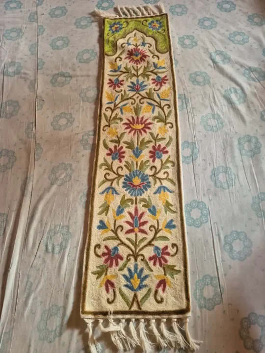 Dachigam Handmade Kashmiri Wool Thread Embroidery Chain Stitch Runner 4*1.5ft - Image 3