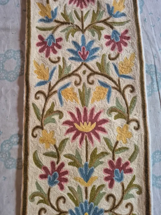 Dachigam Handmade Kashmiri Wool Thread Embroidery Chain Stitch Runner 4*1.5ft - Image 5