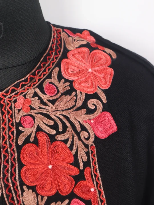 Zooni Kashmiri Black Cashmilon Kurta Set for Women with Aari Embroidery - Image 3
