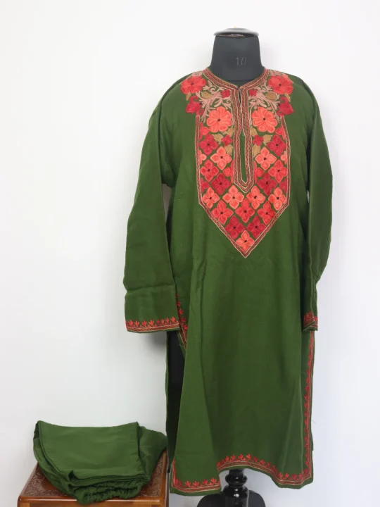 Kashmiri Cashmilon Muskan Kurta Set for Women With Aari Embroidery