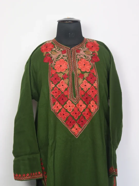 Kashmiri Cashmilon Muskan Kurta Set for Women With Aari Embroidery - Image 2