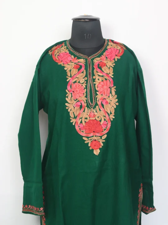 Green Kurta Set Aafreen In Cashmilon For Women With Kashmiri Aari Embroidery - Image 2