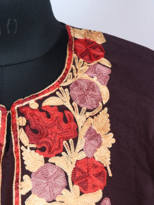 Wine Kashmiri Cashmilon Wool Pheran With Aari Kadhai Sumaira - Image 3