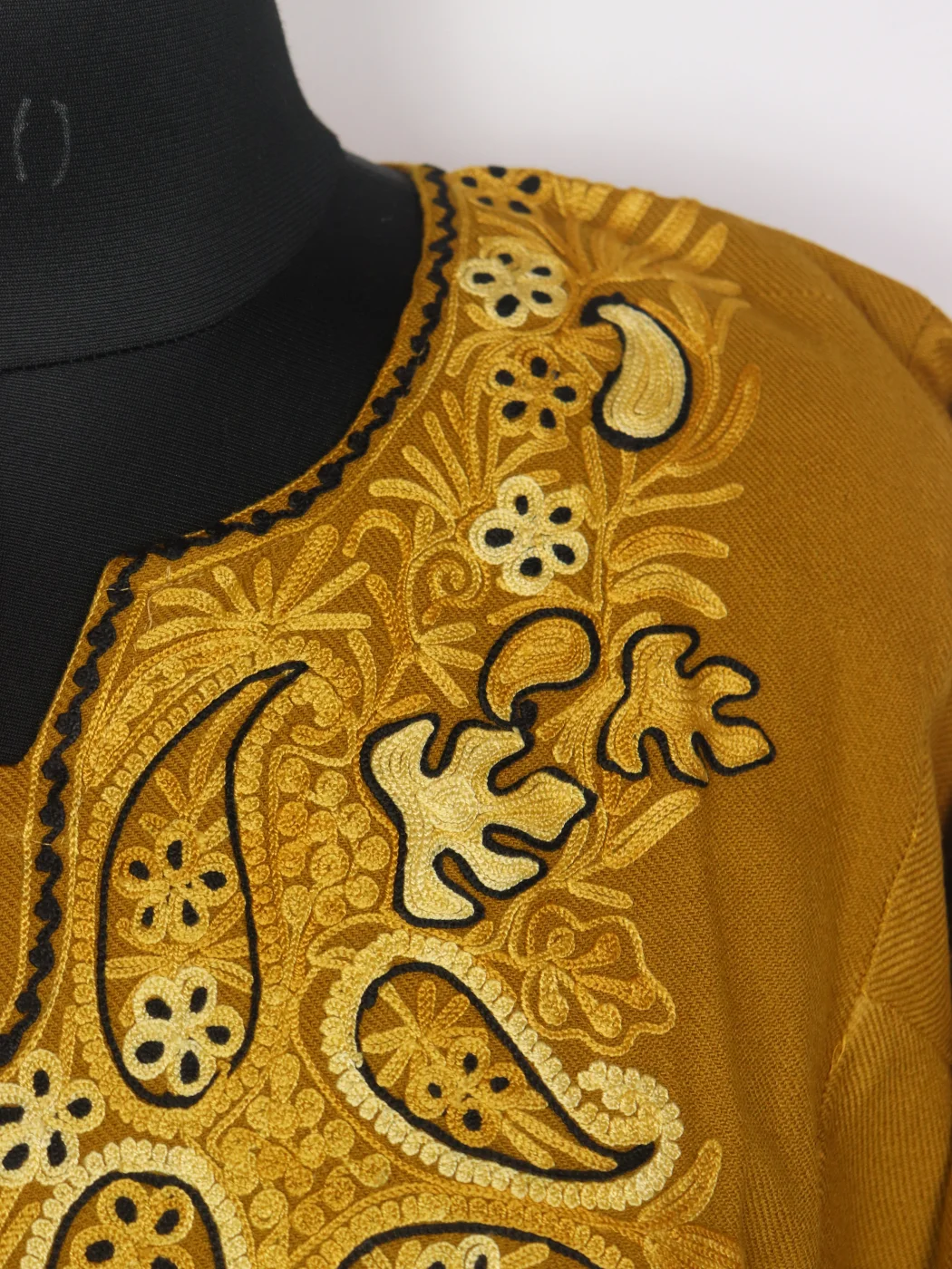 Afzal Yellow Kashmiri Cashmilon Wool Pheran For Women With Aari Kadhai - Image 3