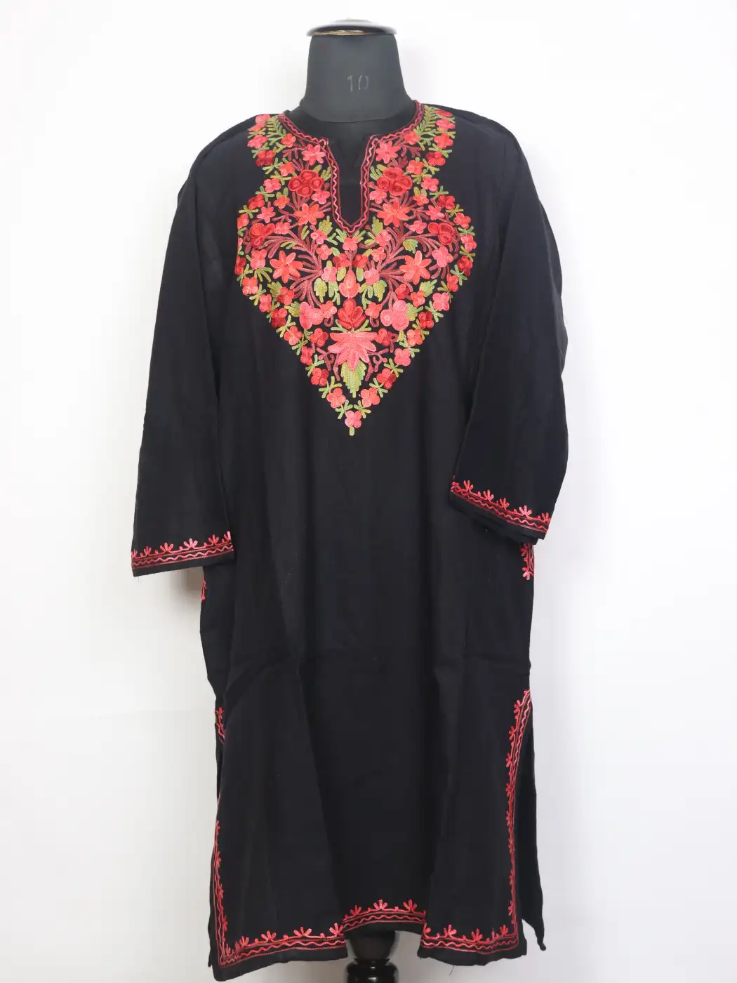 Suroor Black Kashmiri Cashmilon Wool Pheran For Women With Aari Kadhai