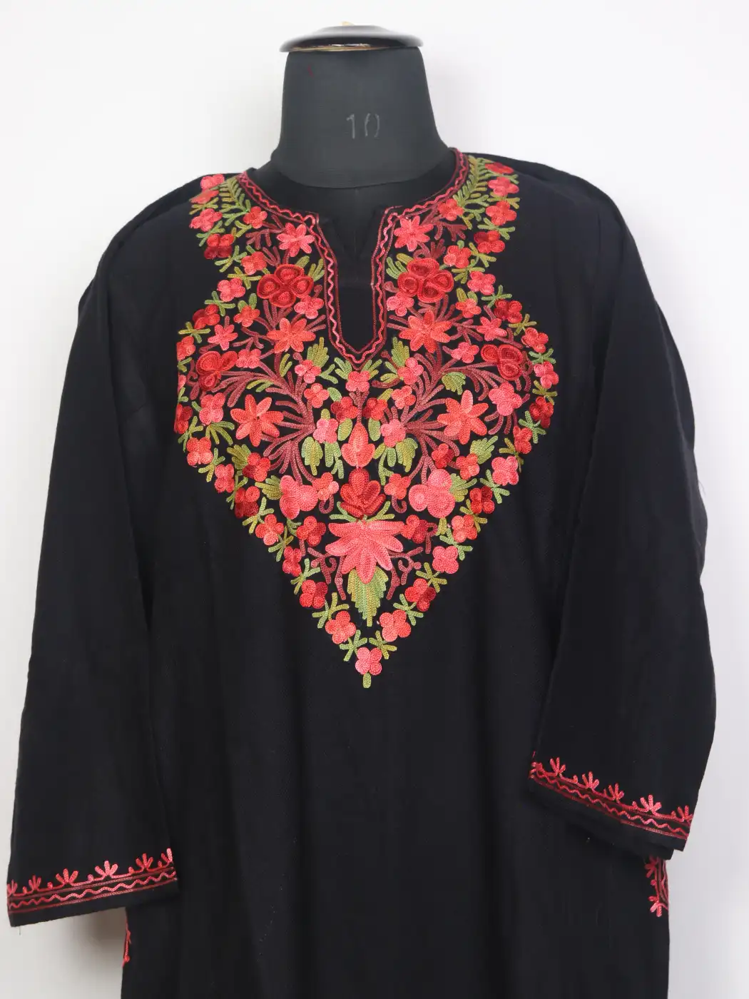 Suroor Black Kashmiri Cashmilon Wool Pheran For Women With Aari Kadhai - Image 2