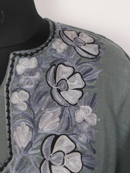 Lolabi Grey Kashmiri Cashmilon Wool Pheran For Women With Aari Kadhai - Image 3