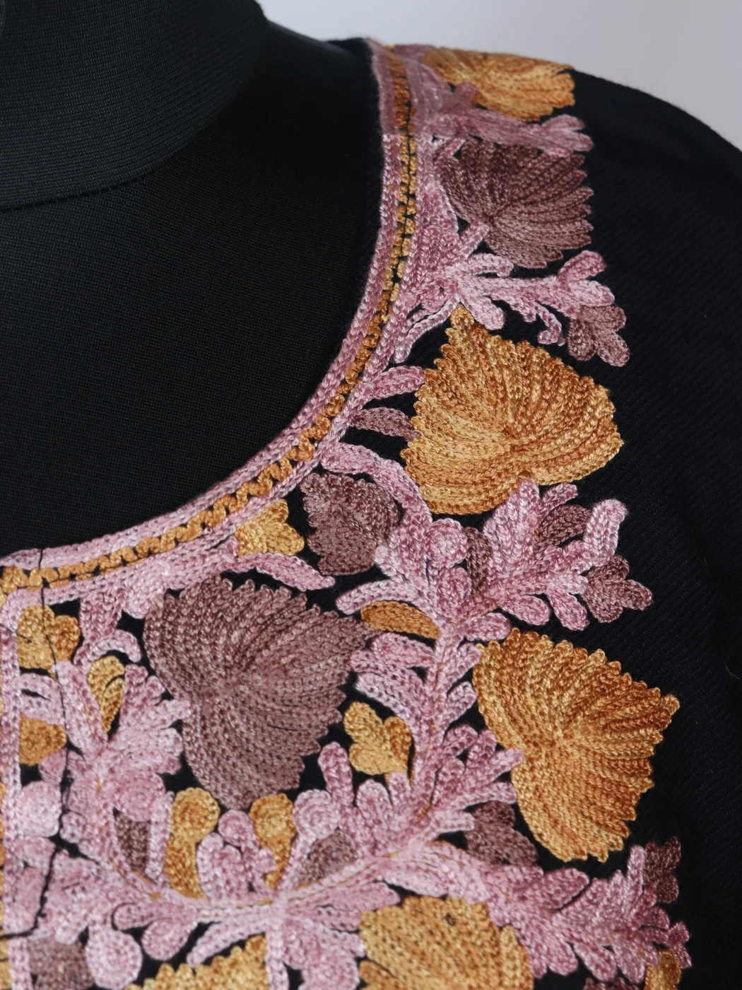 Black Kashmiri Pheran In Cashmilion Wool With Aari Kadhai - Image 3