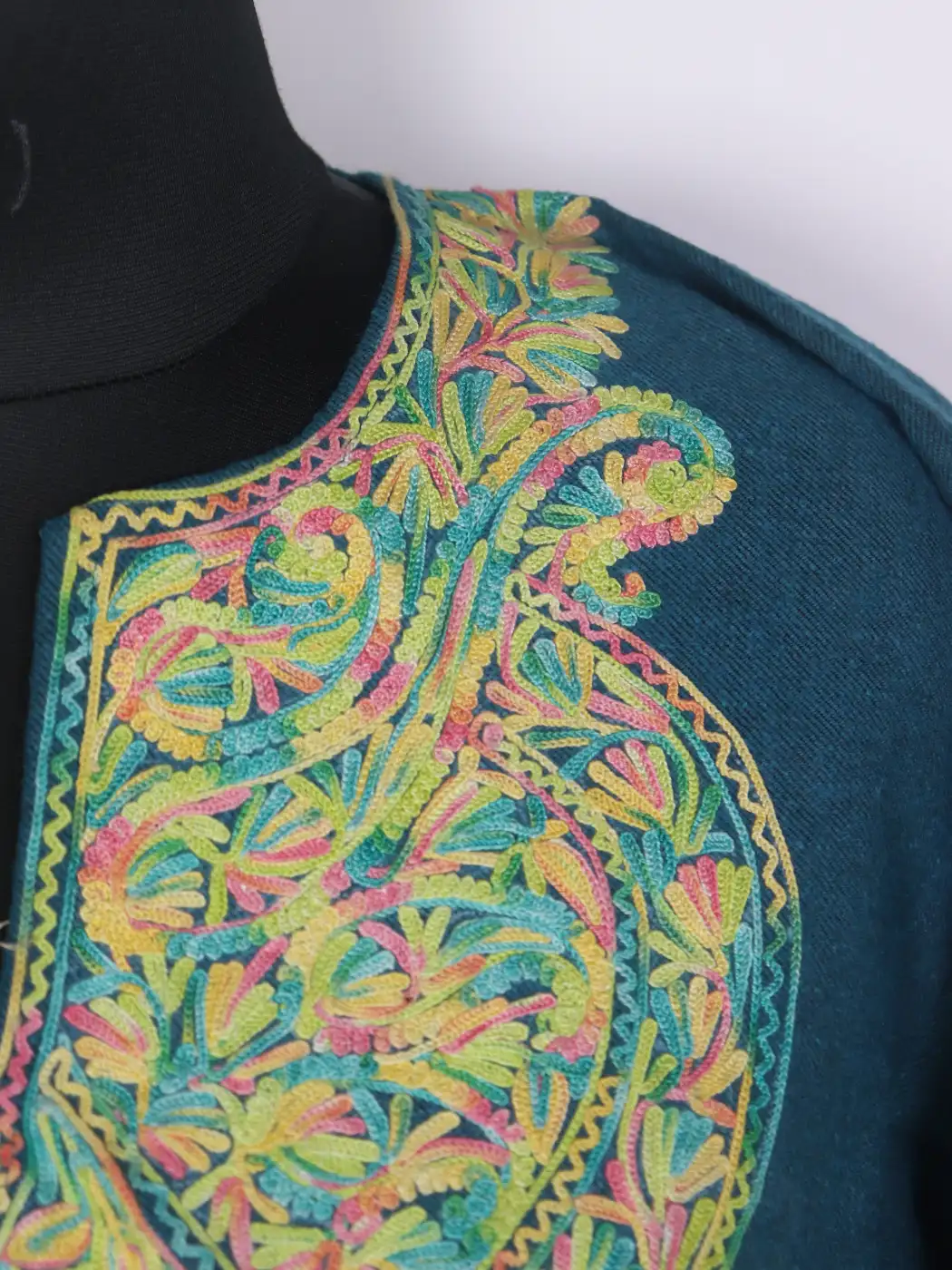 Betaab Bluish Green Tweed Kashmiri Pheran For Women With Aari Embroidery - Image 3
