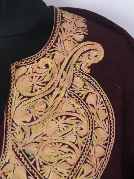 Mahnoor Maroon Tweed Kashmiri Pheran For Women With Aari Embroidery - Image 3