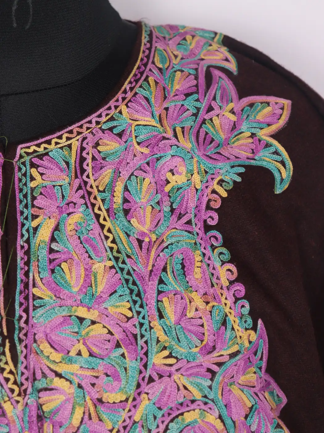 Kasturi Brown Tweed Kashmiri Pheran For Women With Aari Embroidery - Image 3