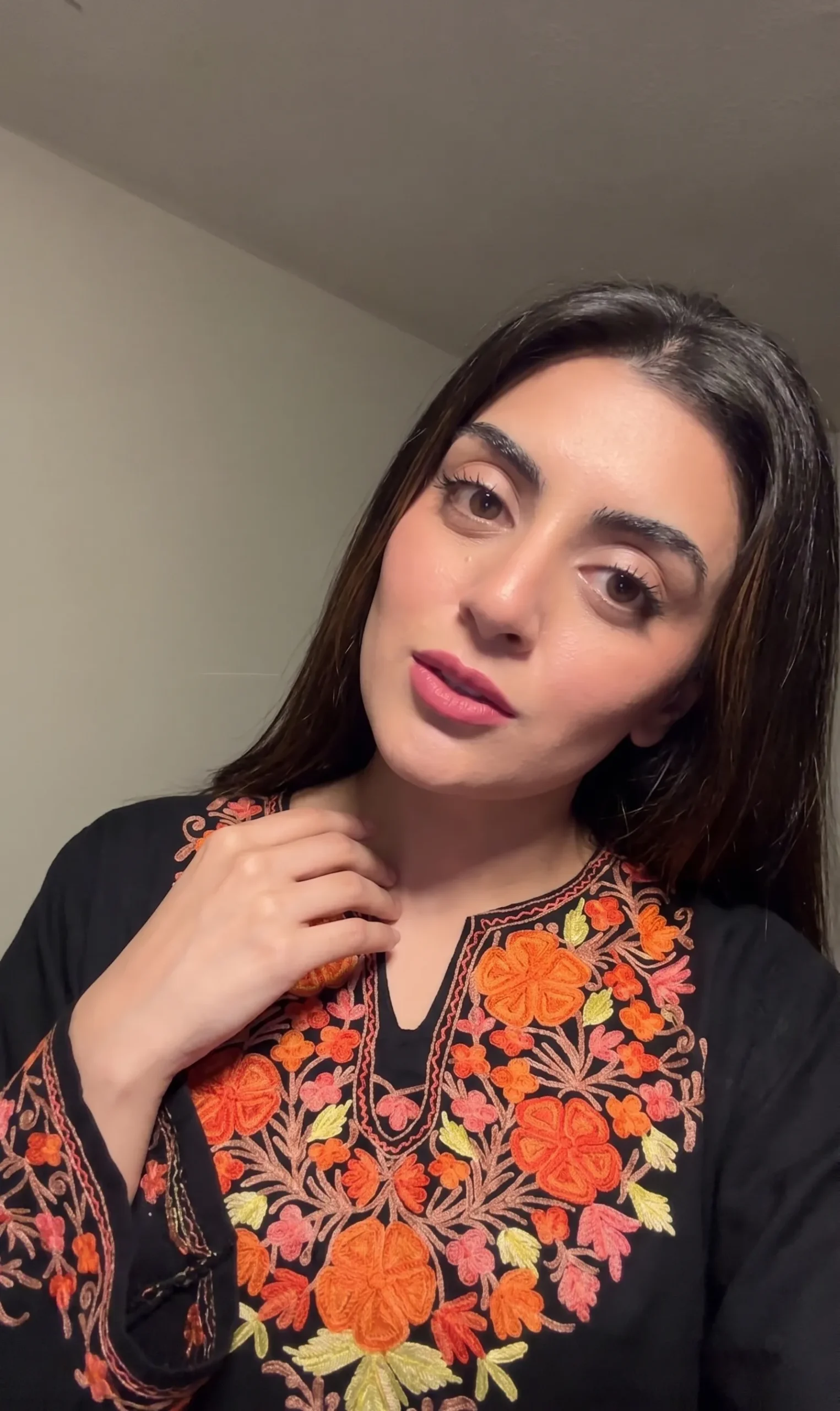 Kashmiri Aari embroidered Pheran