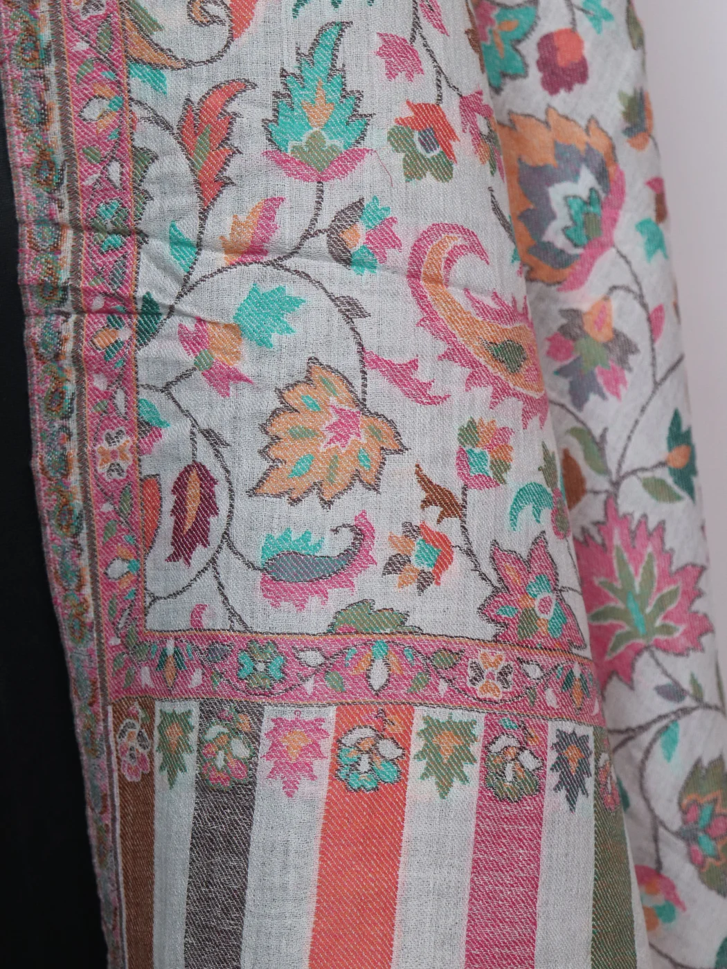 Aneesa Kashmiri Stole With Kani Pattern Design In Fine Wool For Women - Image 3