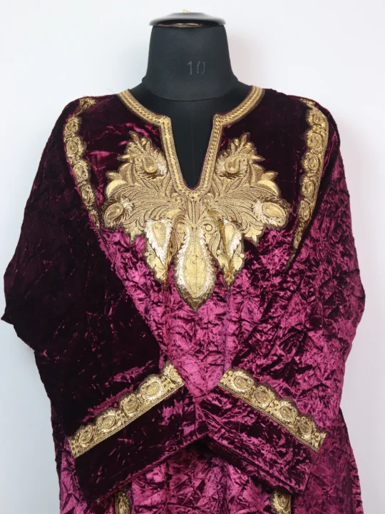 Areeba Kashmiri Partywear Pheran Set In Crush Velvet With Tilla Patch | Purple - Image 2