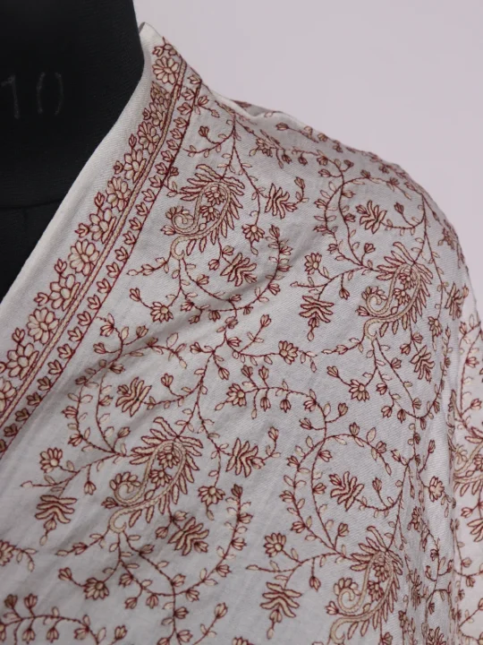 Kashmiri Shawl White In Fine Wool With Sozni Embroidery | Arizal - Image 3