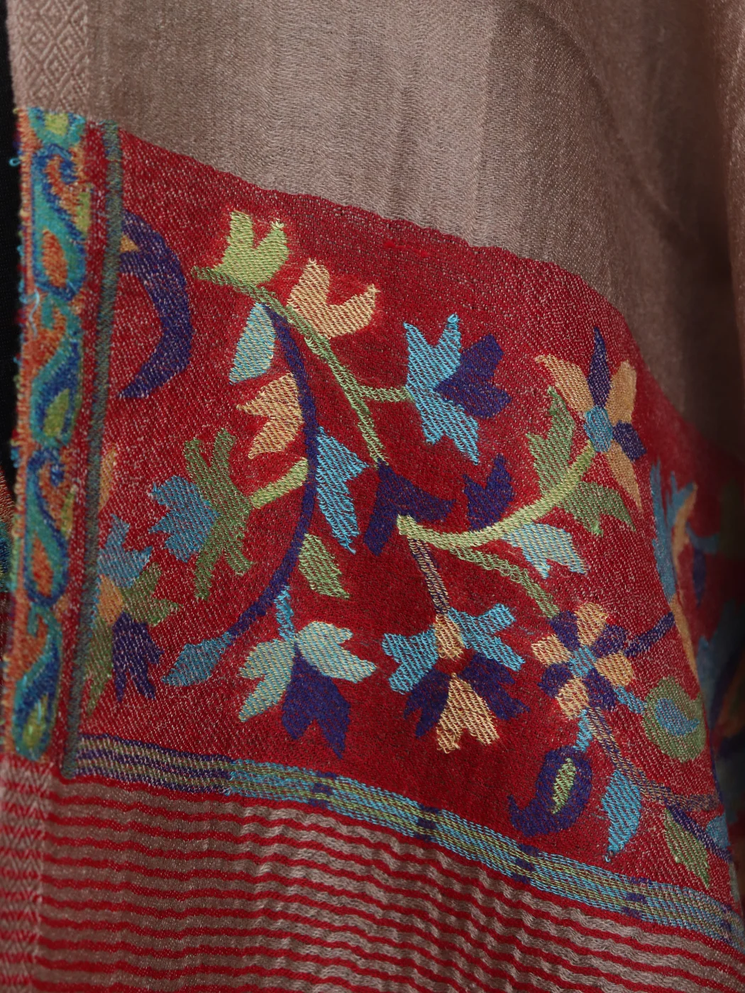 Kashmiri Stole In Beige Fine Wool With Palla Kani Work | Nighat - Image 3