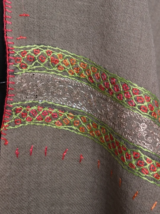 Hafsa Kashmiri Stole In Polywool With Hand Sozni And Tilla Work | Beige - Image 3
