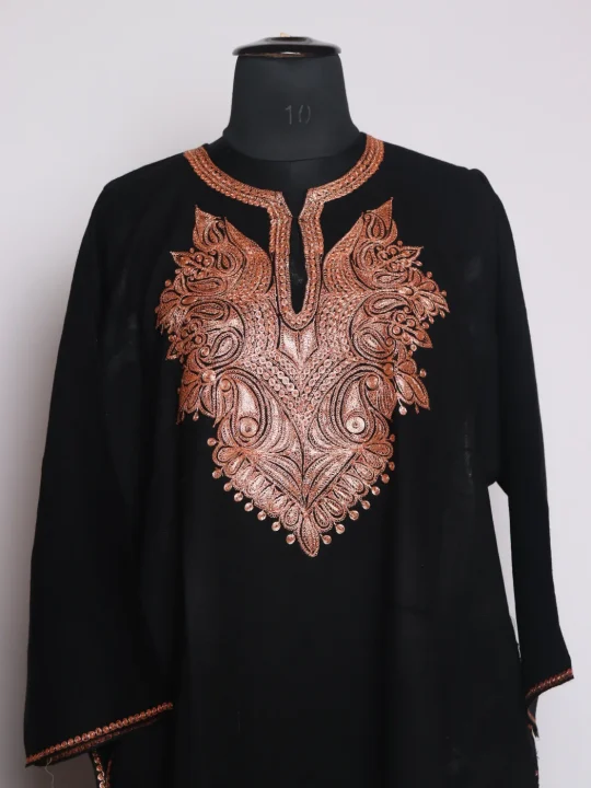 Black Kashmiri Pheran In Raffal Wool With Tilla Embroidery | Inaya - Image 2