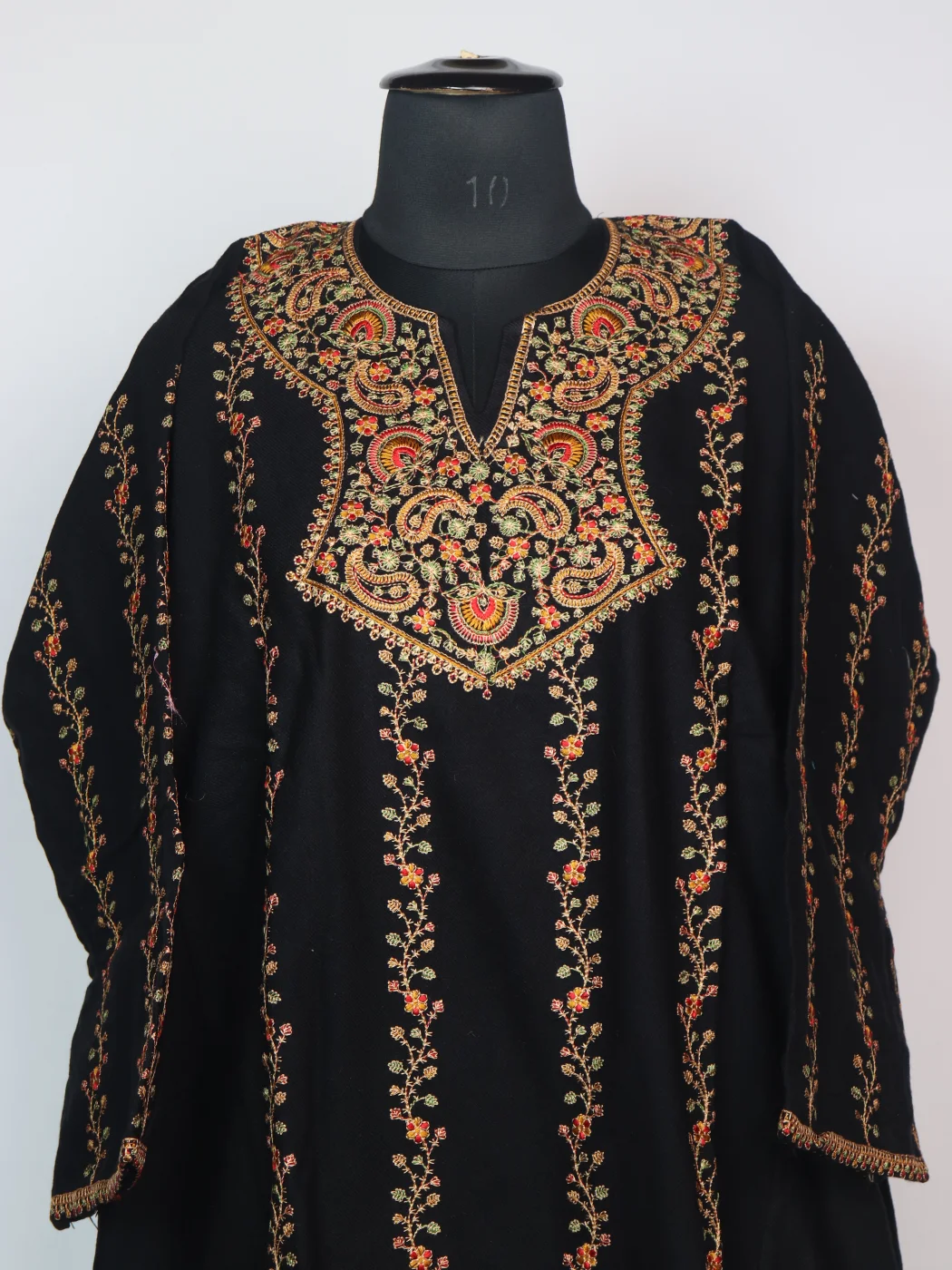 Zabarwan Kashmiri Pheran In Cashmilon Wool With Sozni Embroidery | Black - Image 2