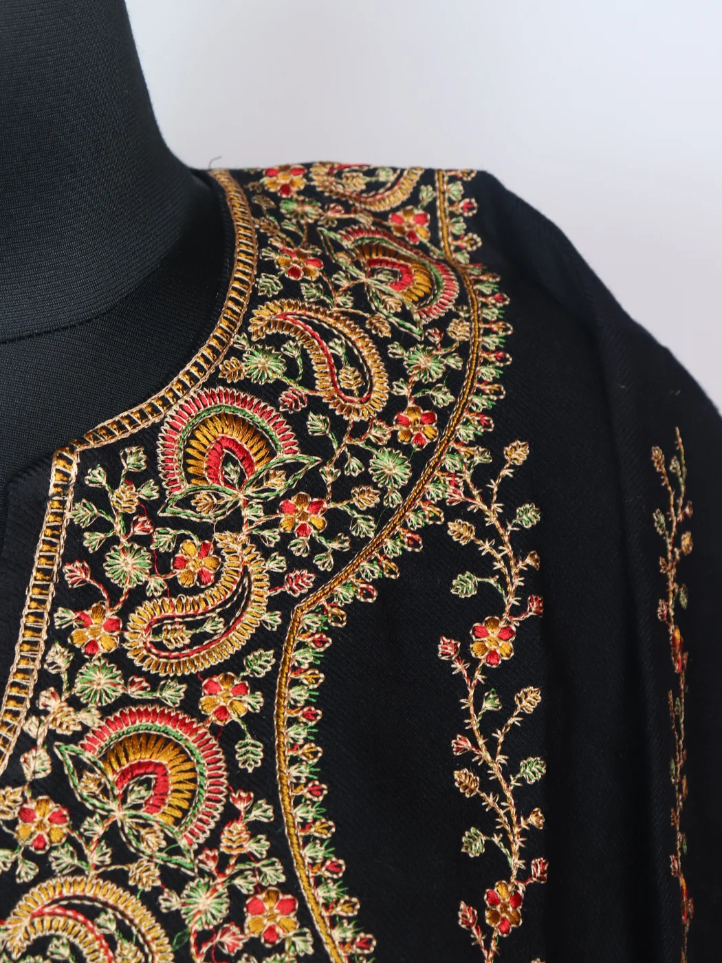 Zabarwan Kashmiri Pheran In Cashmilon Wool With Sozni Embroidery | Black - Image 3