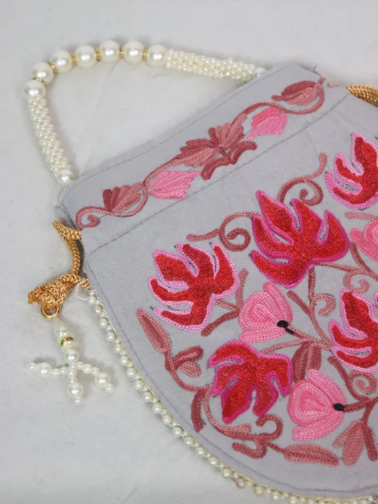 Kashmiri Potli Bag In Grey Velvet With Aari Embroidery | Gul - Image 3