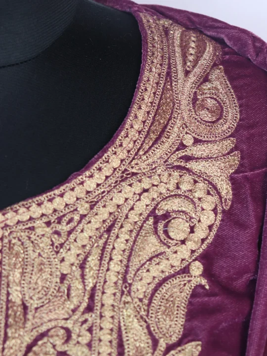 Arisha Kashmiri 3 Piece Pheran Set In Velvet With Zari Tilla Embroidery | Mauve - Image 3